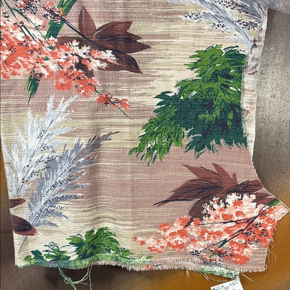 Vintage barkcloth 50’s Floral Patterned‎ Fabric 28 x 45 plus some bits D1
